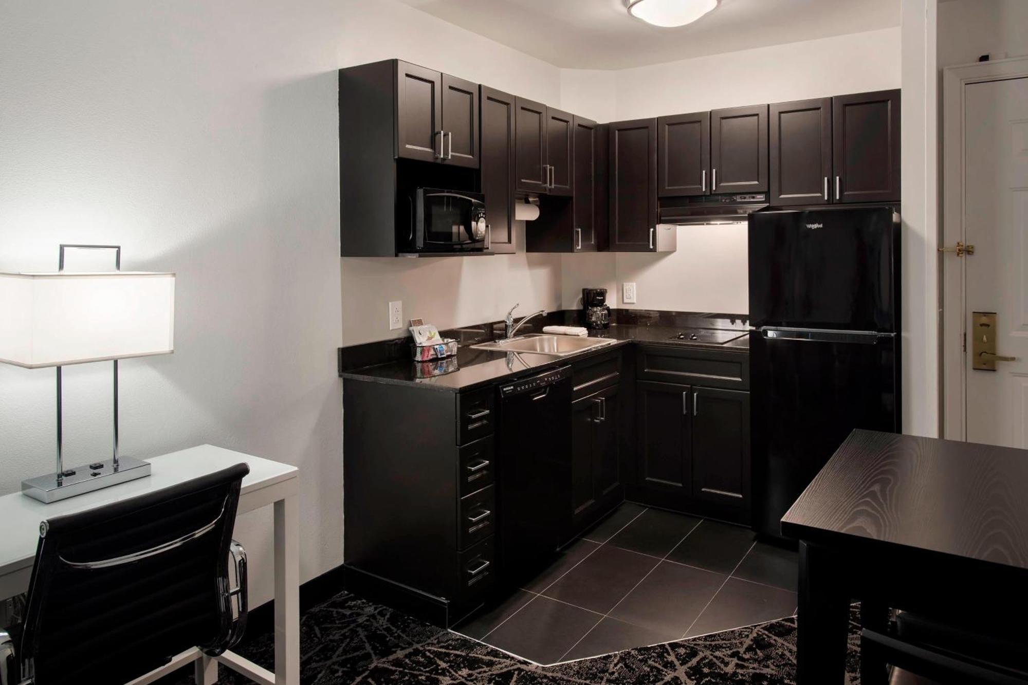 Hotel By Marriott Center 3*